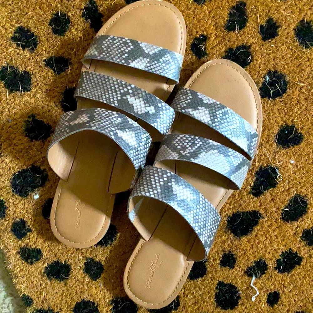 Triband snake skin sandals